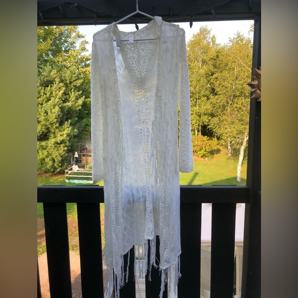 White crochet fringed cardigan - Picture 9 of 14